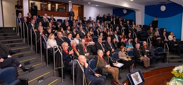 Antonio Carlos de Lima Pompeo toma posse na Academia de Medicina de São Paulo