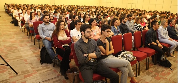 APM prestigia evento de recepção aos residentes do HC/FMUSP