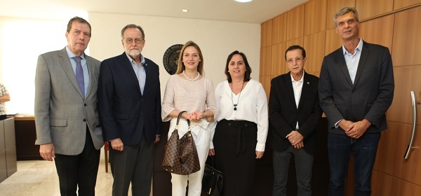 Negociações: APM recebe operadoras 