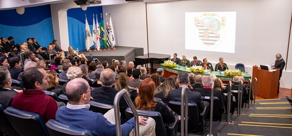 Antonio Carlos de Lima Pompeo toma posse na Academia de Medicina de São Paulo