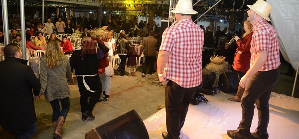 Festa Junina da APM anima os médicos no Clube de Campo