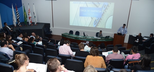 Grande público prestigia o I Encontro do Médico Jovem da APM