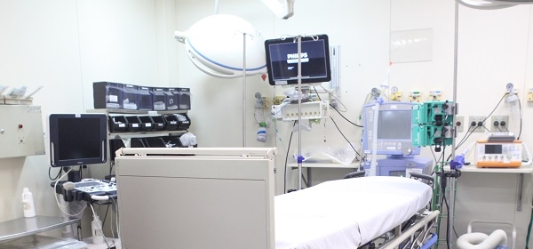 APM visita Unidade de Emergência Referenciada do HC-FMUSP 