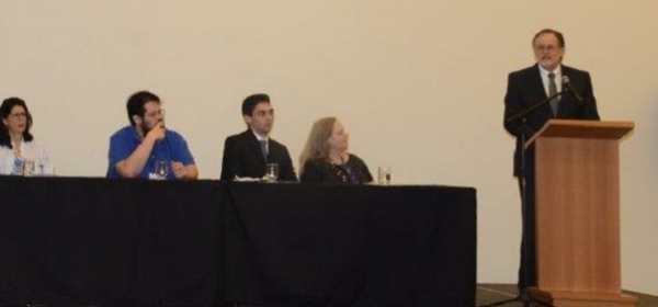 Presidente da APM participa de cerimônia de boas-vindas aos residentes da USP