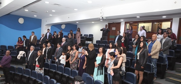 Voluntários por Amor: médicos e profissionais da saúde recebem certificado