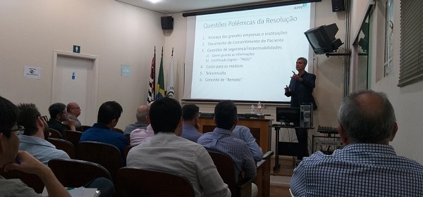 Telemedicina: diretor da APM reúne médicos em Taubaté