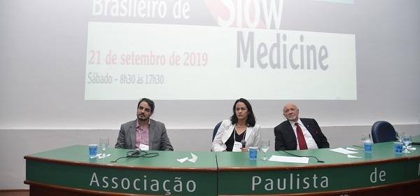 APM sedia II Encontro Brasileiro de Slow Medicine