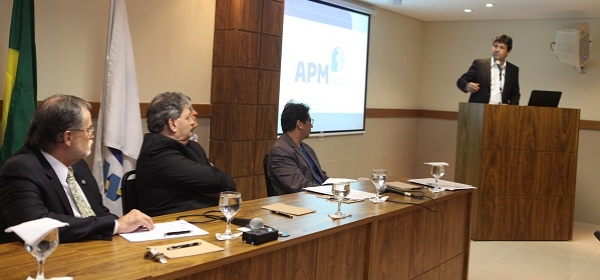 Em reunião na APM, Mandetta defende organização política para os médicos