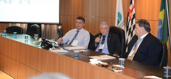 Jurandir Marcondes Ribas Filho participa de reunião na APM