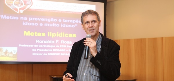 Professor da Santa Casa reflete sobre tratamento com estatina para idosos