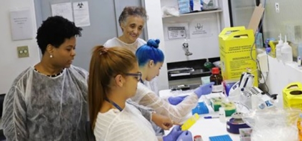 Parabéns às mulheres que estudam, trabalham, pesquisam, ensinam e inovam!