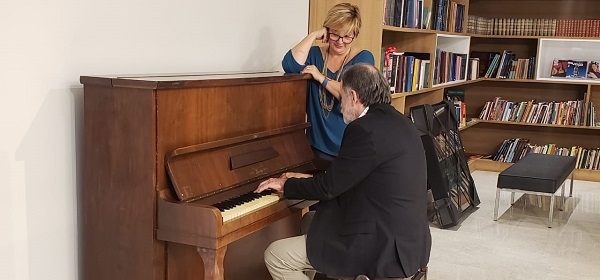 Anna Jankov, artista de “Um claro olhar”, se emociona em último dia de exposição na APM