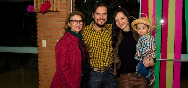 Arraial de Limeira reúne cerca de 100 pessoas