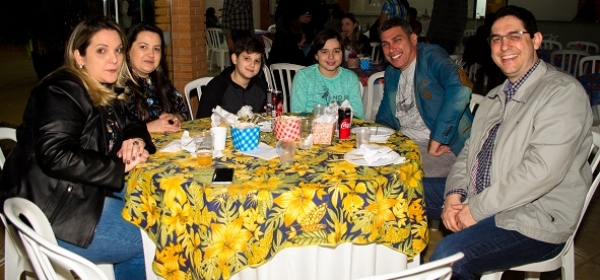 Arraial de Limeira reúne cerca de 100 pessoas