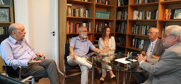 José Serra recebe Frente Democrática em Defesa do SUS