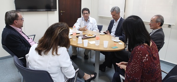 APM visita Unidade de Emergência Referenciada do HC-FMUSP 