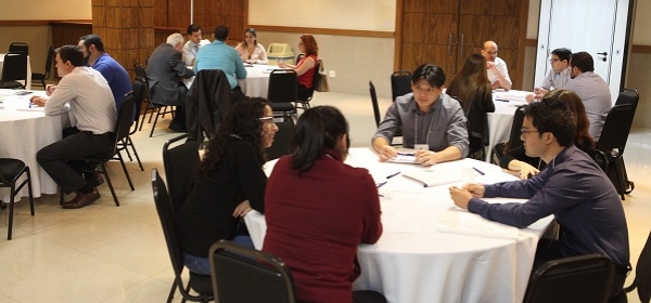 Médicos jovens debatem saúde, trabalho e tecnologia