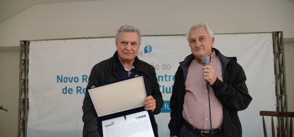 Presidente da APM é homenageado em solenidade de entrega de obras do Clube de Campo