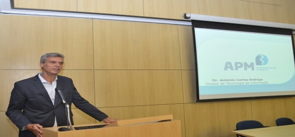 Telemedicina: presidente da APM ministra aula na Santa Casa de São Paulo