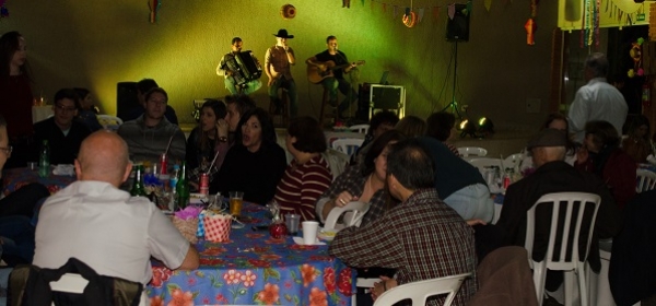 Arraial de Limeira reúne cerca de 100 pessoas