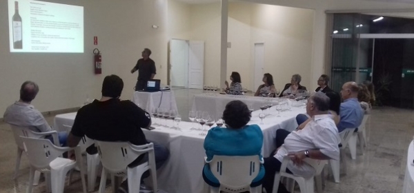 Santa Bárbara d’Oeste realiza degustação de vinhos