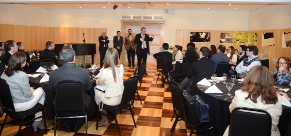 Médico jovem: representantes das especialidades em evento na APM