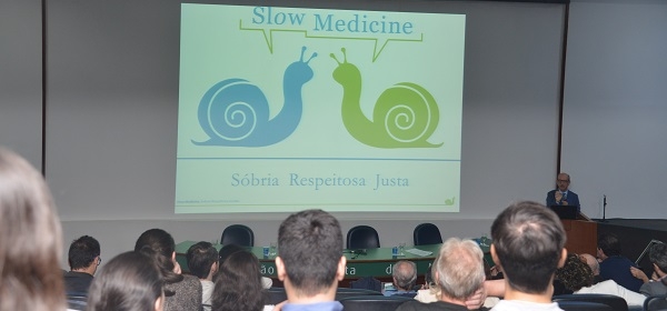 APM sedia II Encontro Brasileiro de Slow Medicine