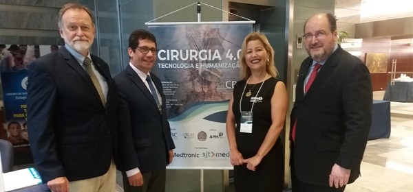 Presidente da APM participa de simpósio sobre cirurgia, tecnologia e humanização