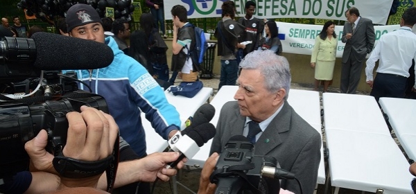Médicos e profissionais da Saúde realizam ato público por mais recursos para o SUS