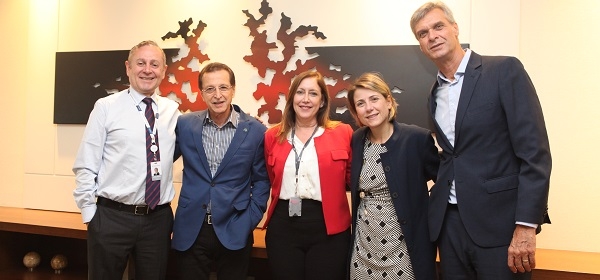 Amil recebe Comissão Estadual de Negociação 