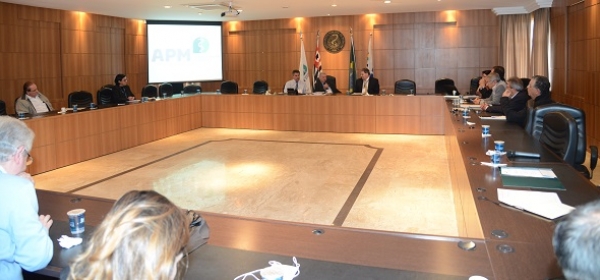 Jurandir Marcondes Ribas Filho participa de reunião na APM