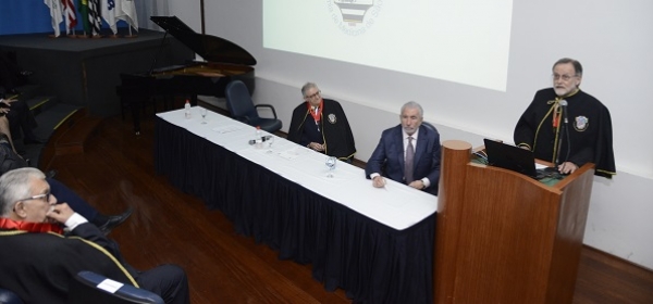 Academia de Medicina de São Paulo celebra 124 anos com posse da nova diretoria