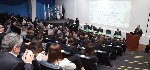 Sociedade Brasileira de Clínica Médica celebra 30 anos de fundação na APM