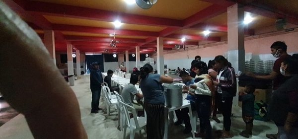 Médicos bolivianos lançam campanha para doação de alimentos