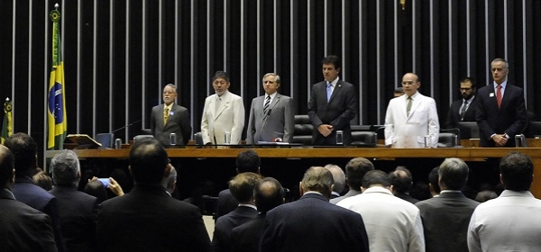 APM participa do lançamento da Frente Parlamentar da Medicina em Brasília