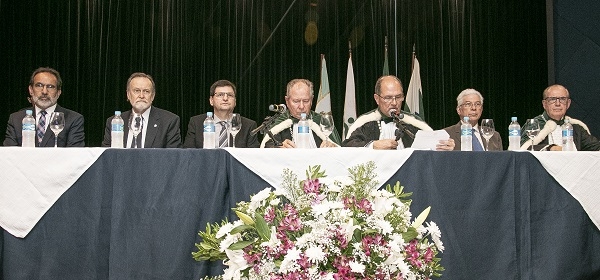 José Luiz Amaral prestigia posse da Academia Paranaense de Medicina 