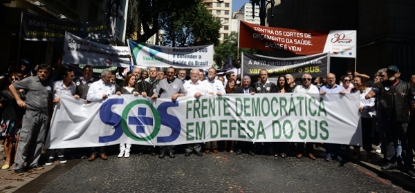 APM em defesa do SUS