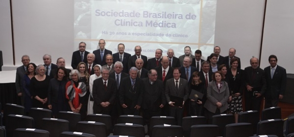 Sociedade Brasileira de Clínica Médica celebra 30 anos de fundação na APM