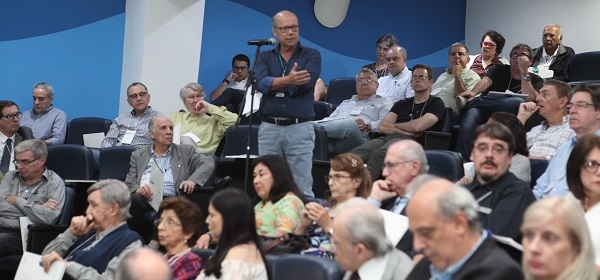 Delegados aprovam prestação de contas da APM com voto de louvor