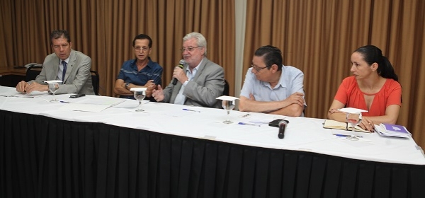 Igreja, médicos, enfermeiros, dentistas e demais profissionais da saúde farão enterro simbólico do ministro Ricardo Barros em 5 de abril, na Sé