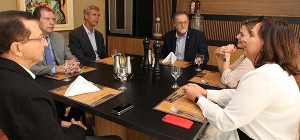 Negociações: APM recebe operadoras 