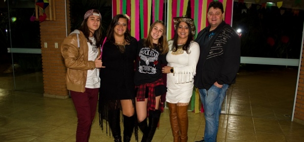 Arraial de Limeira reúne cerca de 100 pessoas