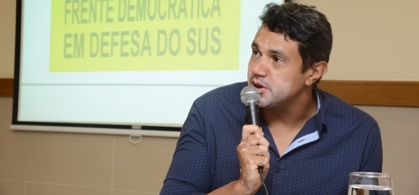 5 de abril: médicos, pacientes e demais profissionais de Saúde abraçam Catedral da Sé por melhorias no SUS