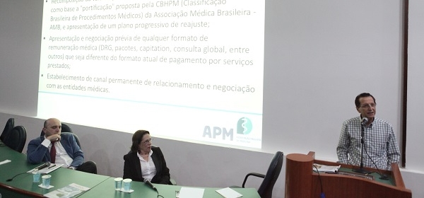 Sociedade de Angiologia debate auditoria e honorários em evento na APM