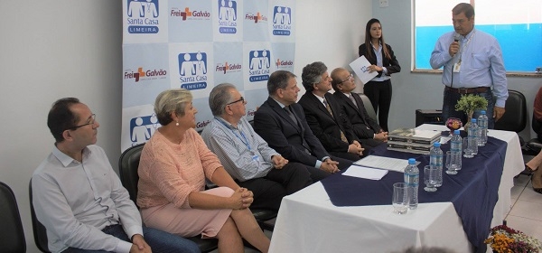 Santa Casa de Limeira recebe selo do Programa CQH