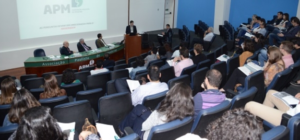 Grande público prestigia o I Encontro do Médico Jovem da APM
