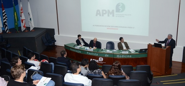 Grande público prestigia o I Encontro do Médico Jovem da APM
