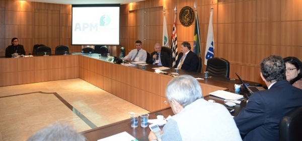 Jurandir Marcondes Ribas Filho participa de reunião na APM