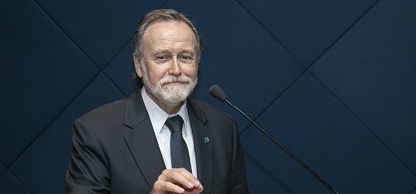 José Luiz Amaral prestigia posse da Academia Paranaense de Medicina 