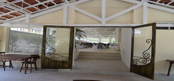 Diretoria inaugura novo restaurante do Clube de Campo